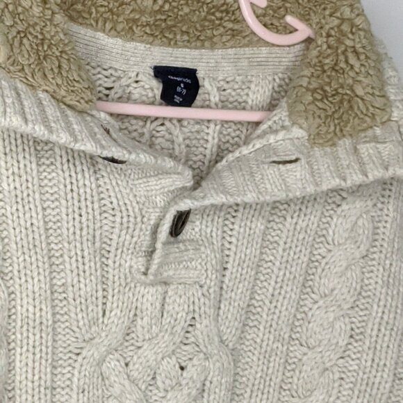 GAP Cable Knit Sweater Girls Oatmeal Wool Blend Faux Fur Collar Button Sz S 6-7 - Picture 4 of 11